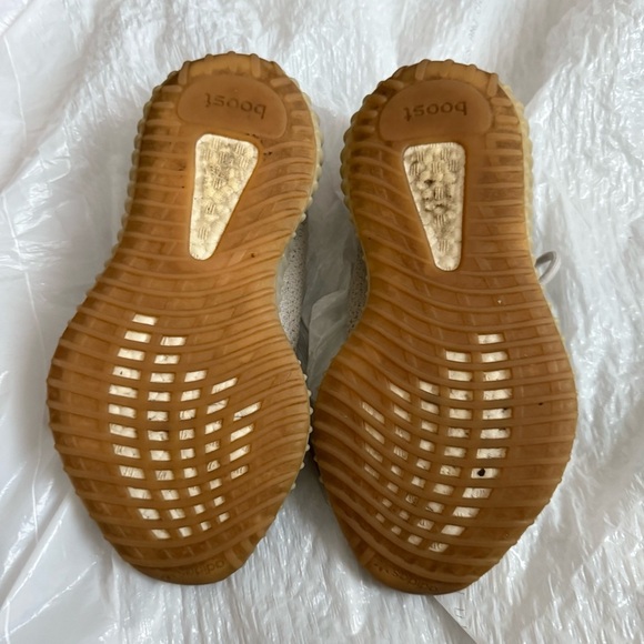 Adidas Yeezy Boost 350V2 Sesame sz 4 - Picture 4 of 13